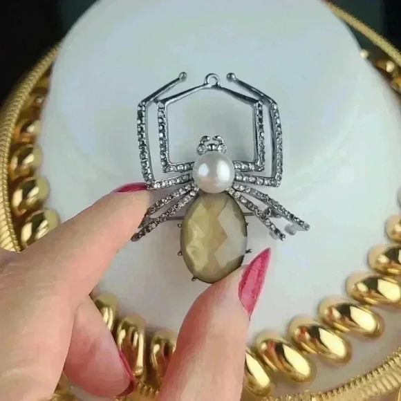 Rare Napier spider rhinestones brooch Silver tone with fuax pearl brown … - Picture 10 of 10